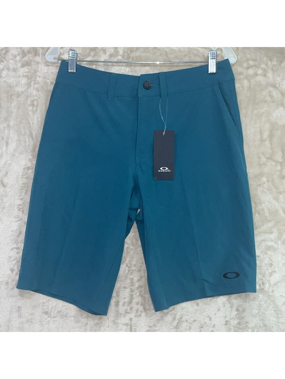 NWT Oakley Performance Fit Teal Shorts Men’s Size 28